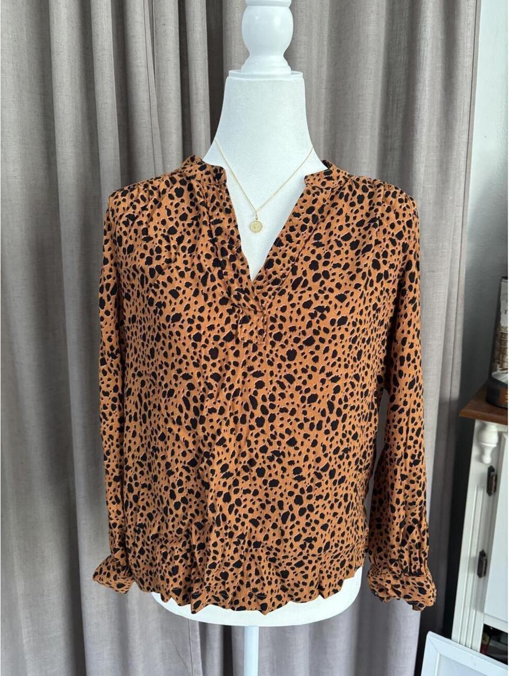 Gap Brown Leopard Print Draped V-Neck Blouse S 🐆🤎